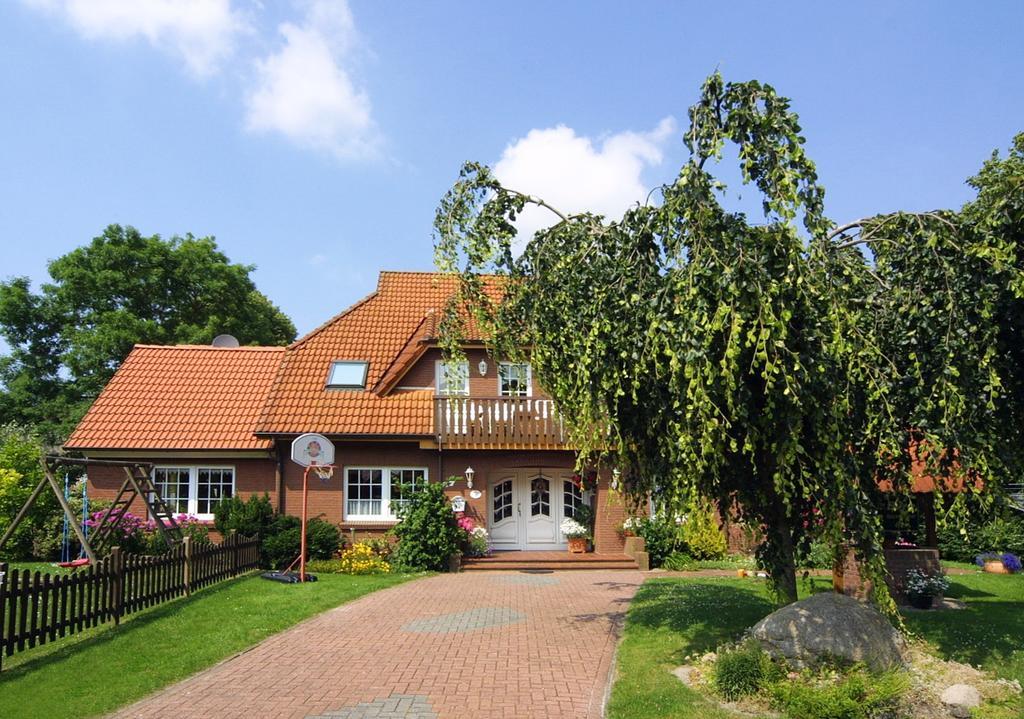 Pension Burggaststaette Heyken Neuharlingersiel Luaran gambar